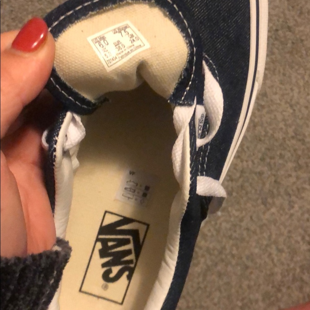 Vans - Picture 3 of 3